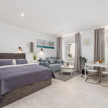 Srnec Apartments - Korzo Рийека Екстериор снимка