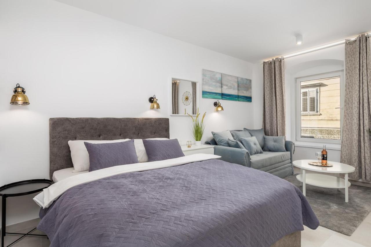 Srnec Apartments - Korzo Рийека Екстериор снимка