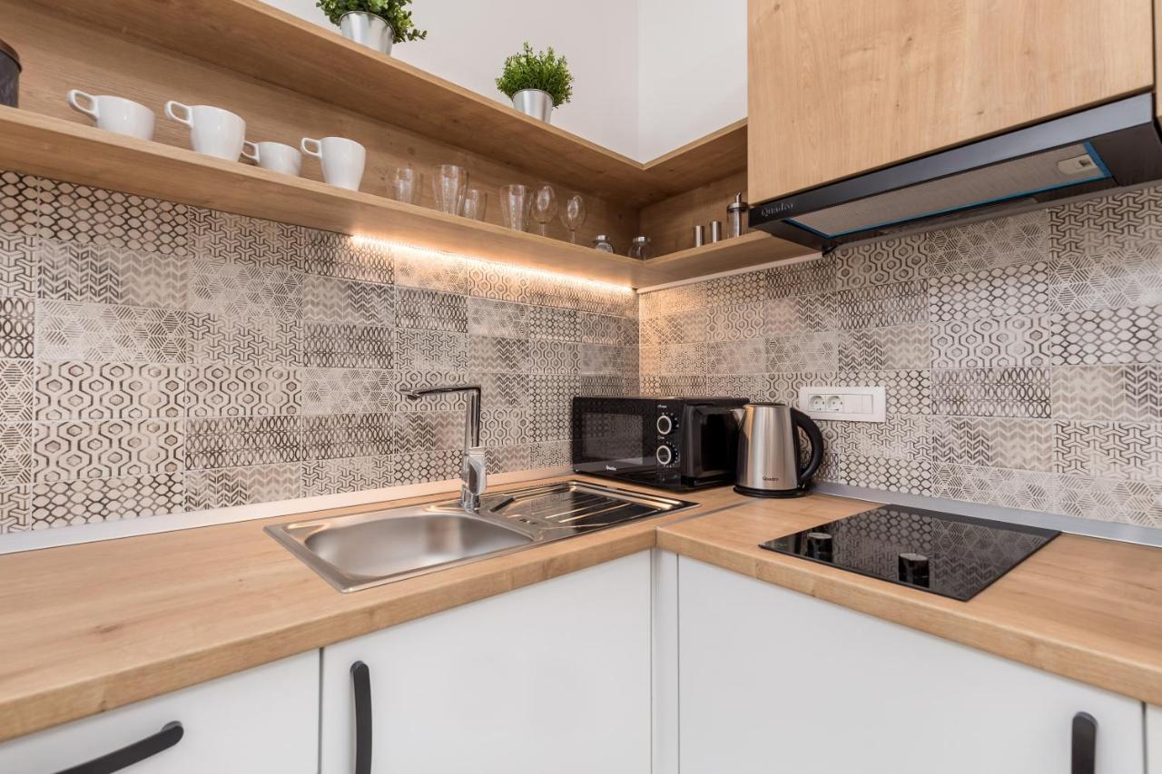Srnec Apartments - Korzo Рийека Екстериор снимка