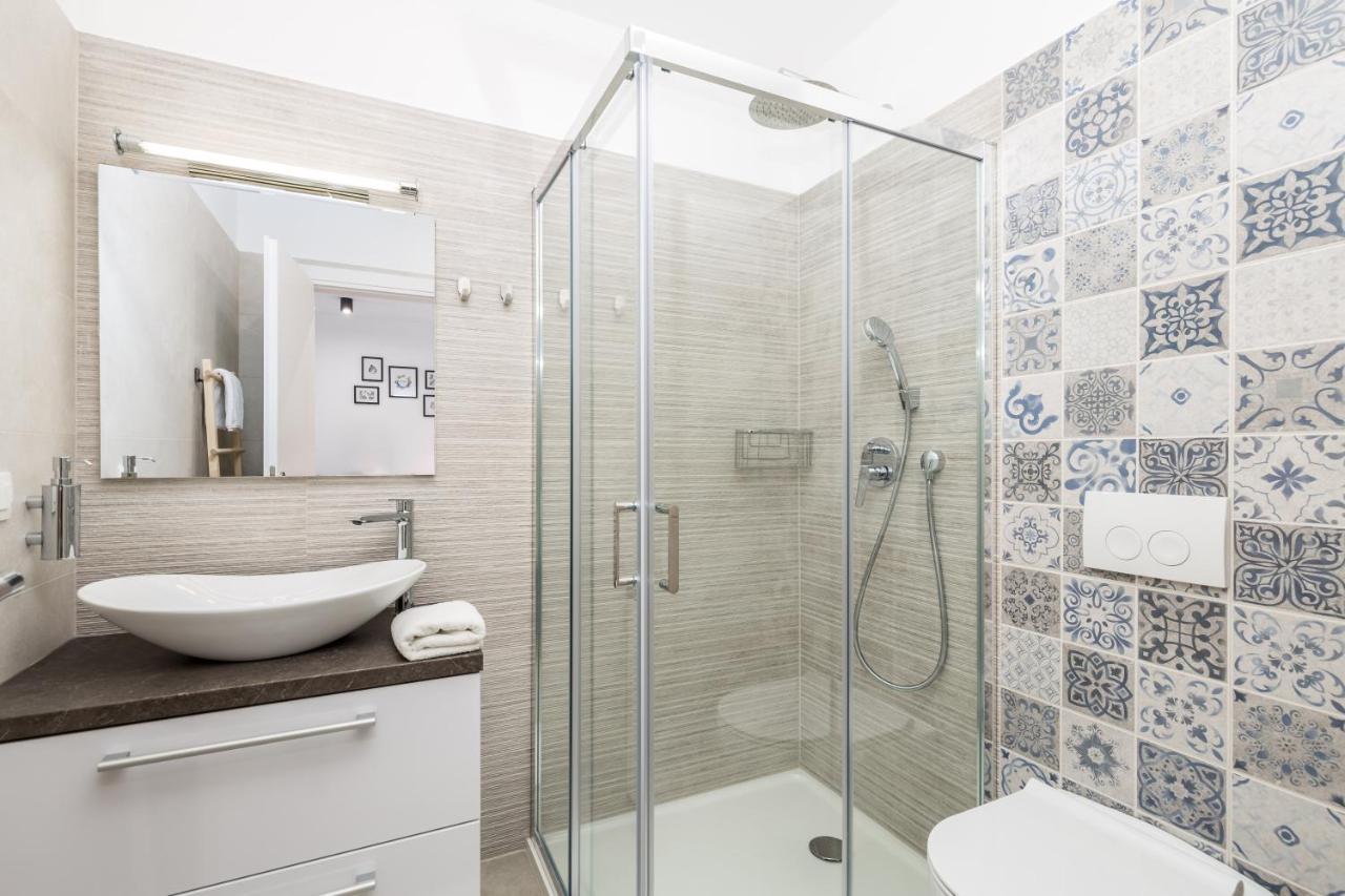 Srnec Apartments - Korzo Рийека Екстериор снимка