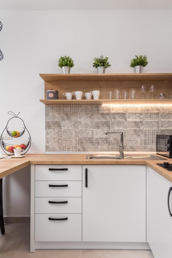 Srnec Apartments - Korzo Рийека Екстериор снимка
