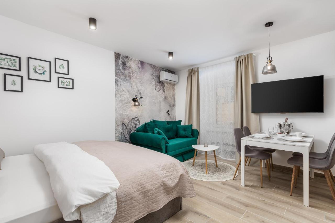 Srnec Apartments - Korzo Рийека Екстериор снимка