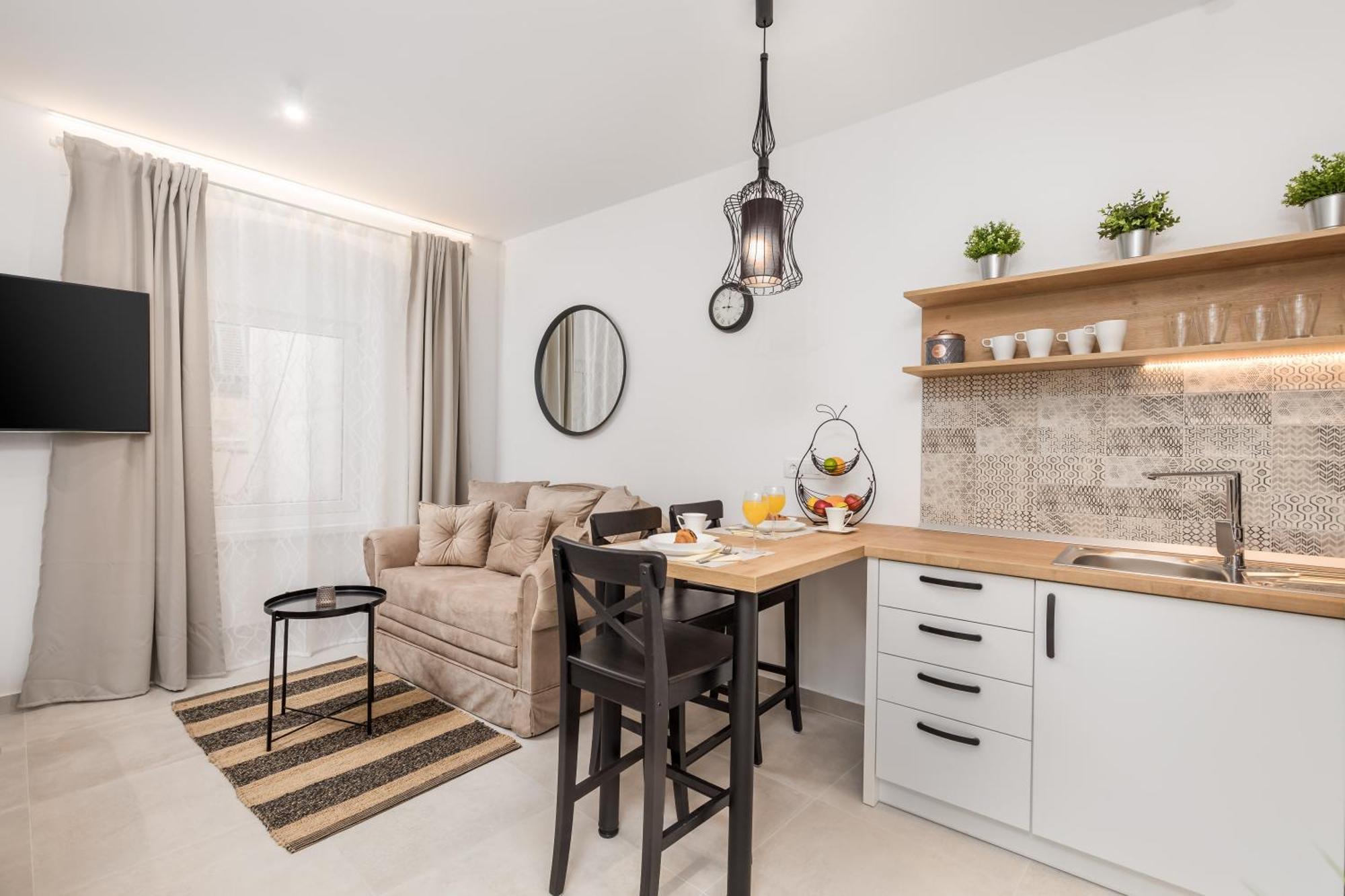Srnec Apartments - Korzo Рийека Екстериор снимка