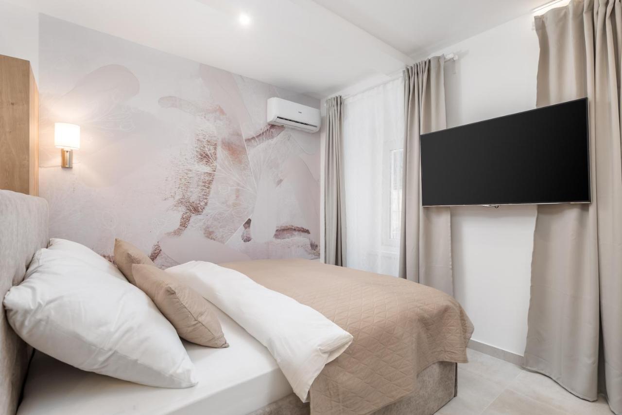 Srnec Apartments - Korzo Рийека Екстериор снимка