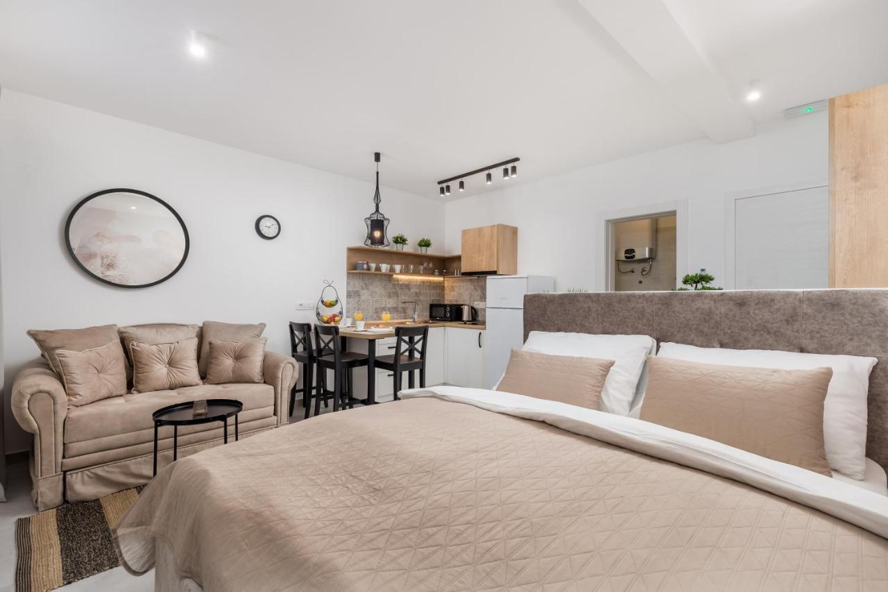 Srnec Apartments - Korzo Рийека Екстериор снимка
