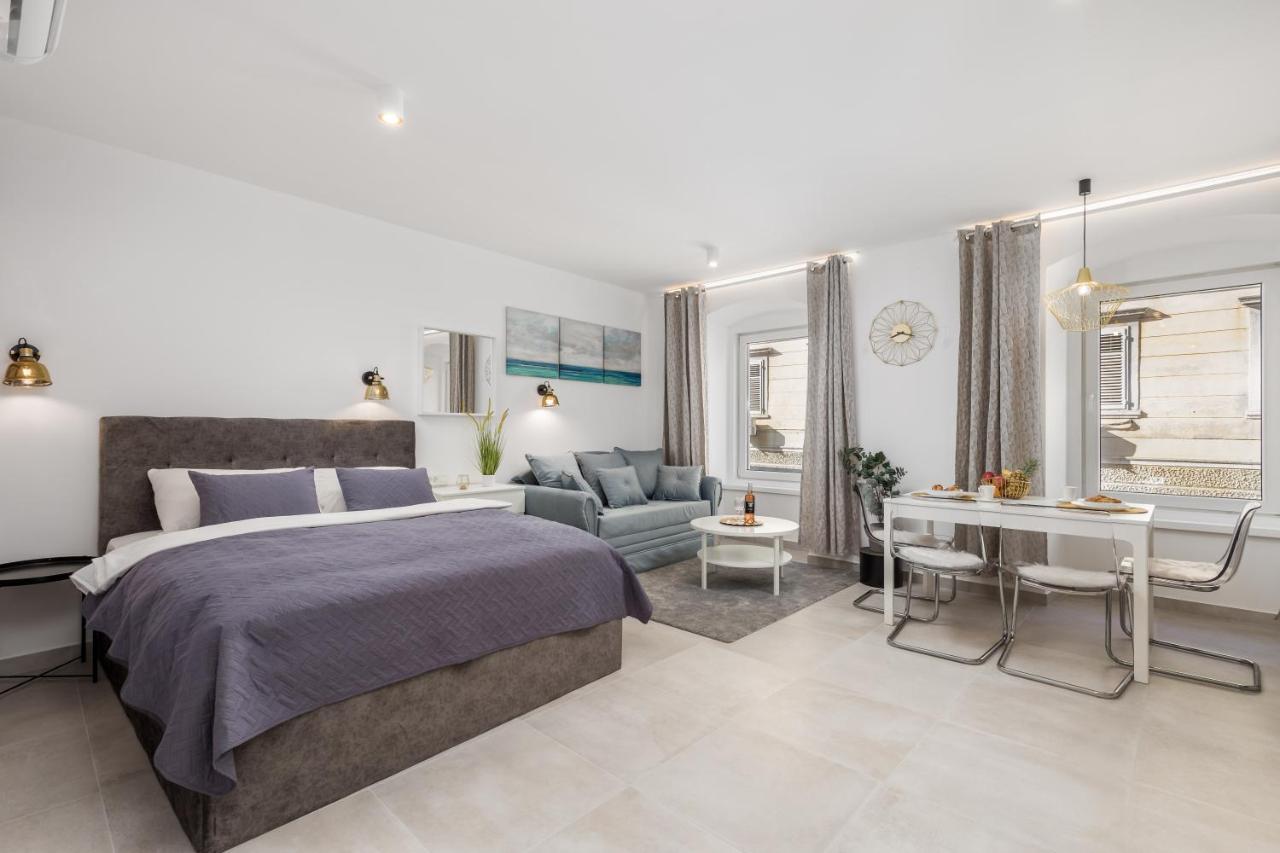 Srnec Apartments - Korzo Рийека Екстериор снимка