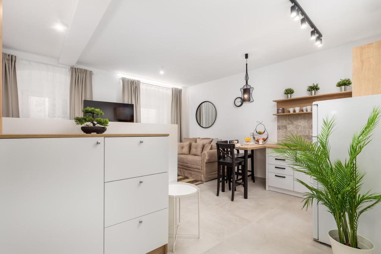 Srnec Apartments - Korzo Рийека Екстериор снимка