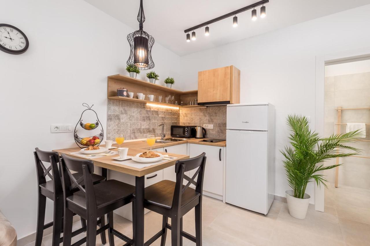 Srnec Apartments - Korzo Рийека Екстериор снимка